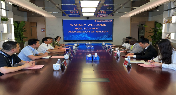 纳米比亚驻华大使到访今年会资源集团总部